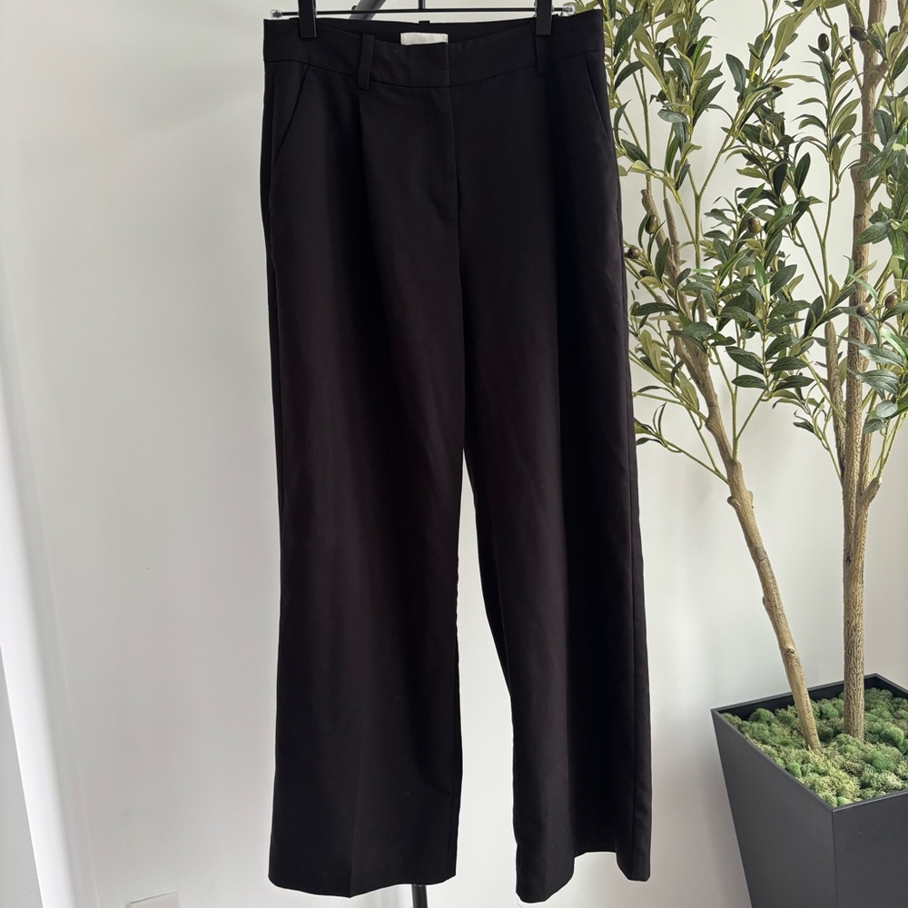 • [H&M] Straight Leg Slacks •
